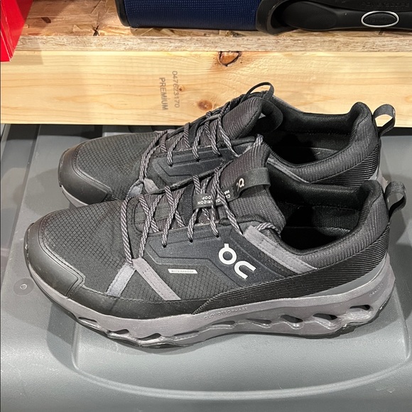 Oncloud Running Men's Black and Dark Gray waterproof Sneakers - Picture 3 of 6